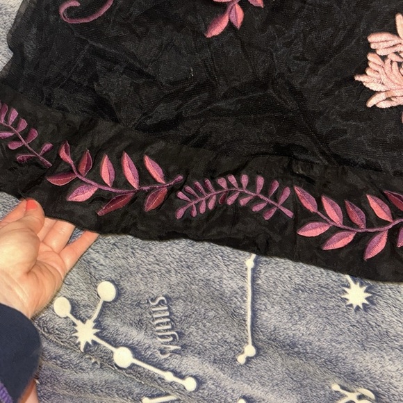 PINK FLORAL EMBROIDERY ELEGANT ROMANTIC MIDI SKIRT MESH OVERLAY - Picture 3 of 7